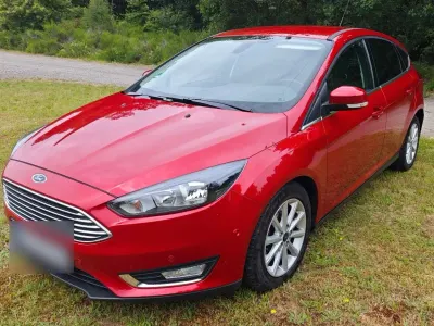 Gebraucht Ford Focus Titanium 150 PS (110 kW) 2015 Rot Limousine