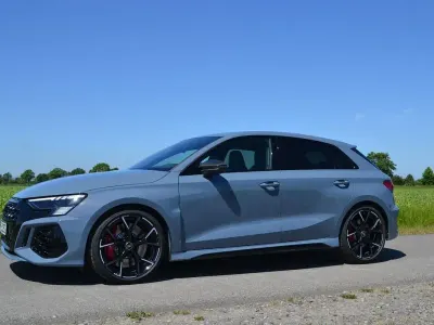 Gebraucht Audi RS3 Sport 400 PS (294 kW) 2024 Grau Limousine