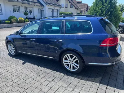 Gebraucht VW Passat Highline 140 PS (102 kW) 2011 Blau Kombi
