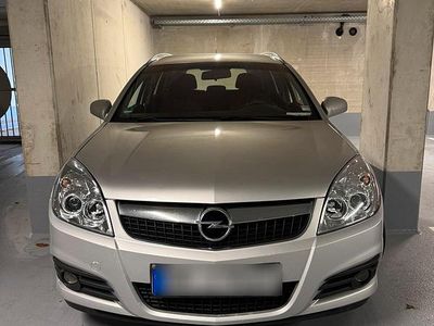 Silber Gebraucht 2007 Opel Vectra Kombi | 2.500 € (Teuer)