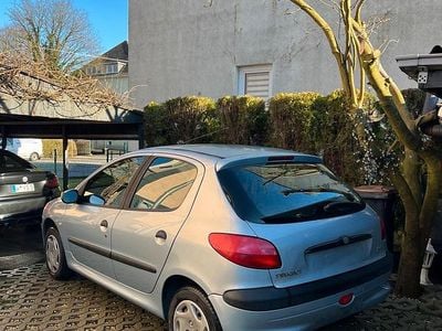 Gebraucht Peugeot 206 75 PS (55 kW) 2003 Silber Kleinwagen