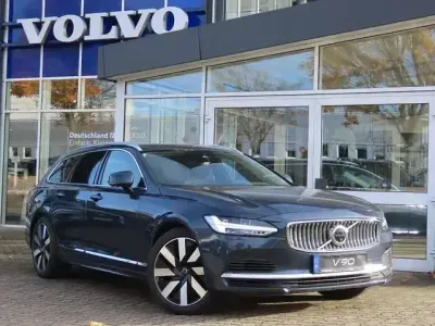 Gebraucht Volvo V90 Inscription 253 PS (186 kW) 2022 Denim blue Kombi