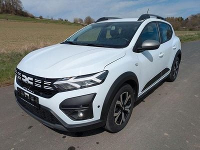 Gebraucht Dacia Sandero Stepway 91 PS (66 kW) 2023 Weiß Limousine