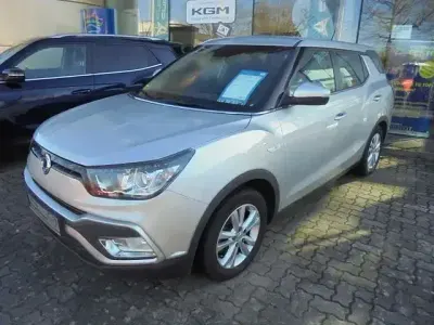 Usata SsangYong Tivoli Quartz 140 CV (102 kW) 2016 Argento SUV