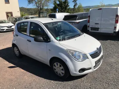 Begagnad Opel Agila 68 HK (50 kW) 2011 Vit Halvkombi