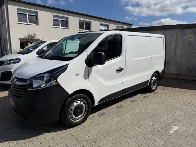 Gebraucht Opel Vivaro 95 PS (69 kW) 2017 Weiß Van / Kleinbus
