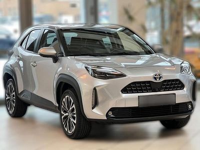 Gebraucht Toyota Yaris Hybrid Elegant 116 PS (85 kW) 2022 Silber metallic