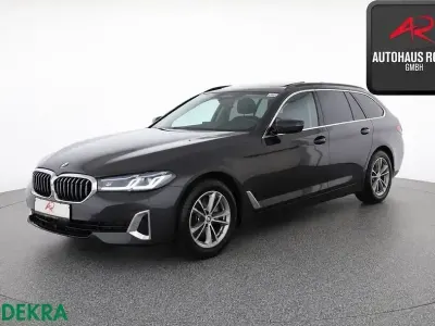 Gebraucht BMW 520 Sport Line 190 PS (139 kW) 2023 Sophistograu brillanteffektlli Limousine