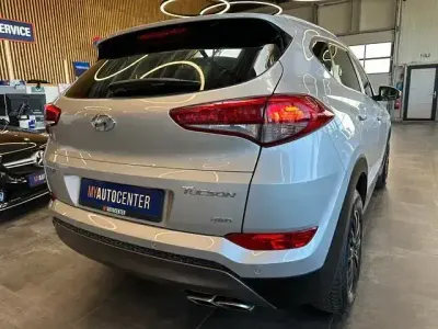 Gebraucht Hyundai Tucson Intro Edition 136 PS (100 kW) 2016 Silber SUV