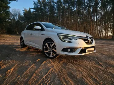 Gebraucht Renault Mégane Bose Edition 131 PS (96 kW) 2016 Weiß Limousine