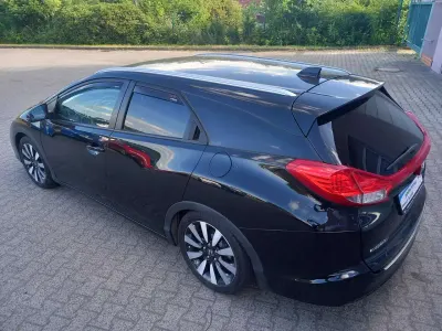 Gebraucht Honda Civic Lifestyle 141 PS (103 kW) 2015 Crystal black p. Kombi