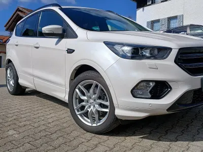Usata Ford Kuga ST-Line 180 CV (132 kW) 2019 Bianco SUV