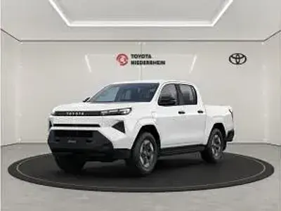 Neu Toyota HiLux 144 kW (196 PS) 2026 Weiß (bev duty elektromotor / 59,2kwh allradantrieb) Pickup