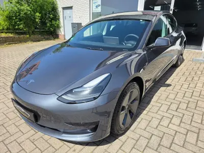 Käytetty Tesla Model 3 RWD 208 kW (283 HP) 2023 Harmaa Sedan