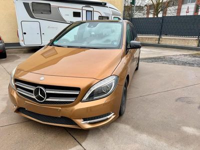 Mercedes B200