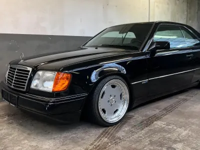 Gebraucht Mercedes E220 150 PS (110 kW) 1995 Schwarz Coupé