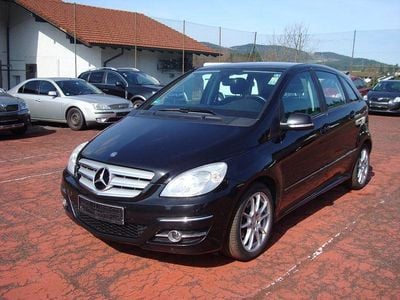 Usata Mercedes B200 140 CV (102 kW) 2010 Nero Monovolume