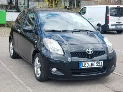 Gebraucht Toyota Yaris Cool 99 PS (72 kW) 2011 Schwarz Kleinwagen