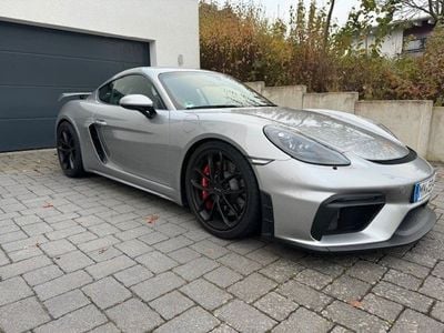 Porsche Cayman GT4