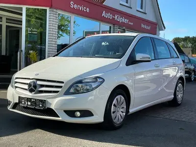 Gebraucht Mercedes B180 122 PS (89 kW) 2014 Weiß Van / Kleinbus