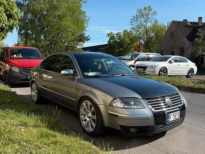 Grau Gebraucht 2002 VW Passat Limousine | 2.190 € (Fairer Preis)