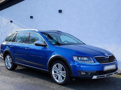 Blau Gebraucht 2015 Skoda Octavia Kleinwagen | 13.490 € (Fairer Preis)