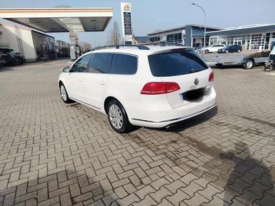 Gebraucht VW Passat 140 PS (102 kW) 2012 Weiß Kombi