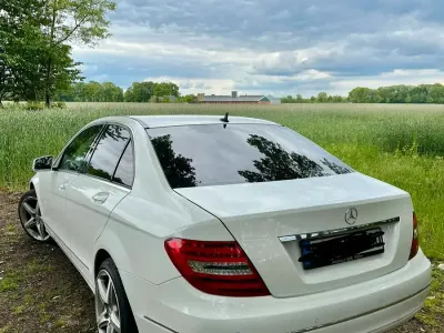 Gebraucht Mercedes C180 Avantgarde Edition 156 PS (114 kW) 2012 Weiß Limousine