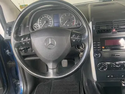 Gebraucht Mercedes A170 Avantgarde 115 PS (84 kW) 2009 Blau Kleinwagen