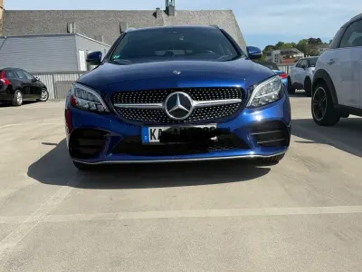 Gebraucht Mercedes C300 245 PS (180 kW) 2019 Blau Limousine