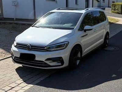 Gebraucht VW Touran Highline 150 PS (110 kW) 2020 Weiß Van / Kleinbus
