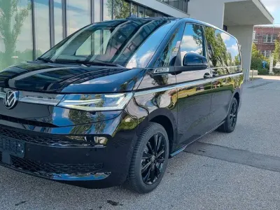 Nuova VW T7 Style 150 CV (110 kW) 2026 Nero Furgone