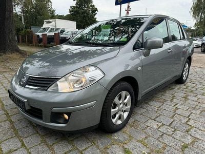 Silber Gebraucht 2008 Nissan Tiida Acenta Limousine | 2.399 € (Guter Preis)