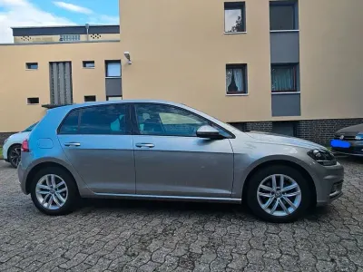 Gebraucht VW Golf VII Comfortline 116 PS (85 kW) 2017 Grau Limousine
