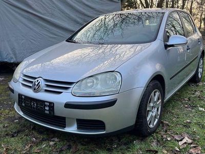 Usata VW Golf IV Trendline 102 CV (75 kW) 2004 Argento Berlina