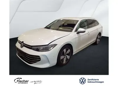 Gebraucht VW Passat Elegance 150 PS (110 kW) 2025 Oryxweiß perlmutteffekt Kombi
