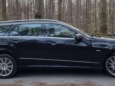 Second-hand Mercedes E250 204 CP (150 kW) 2012 Negru Break