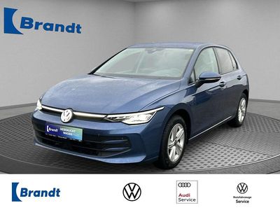 Blau Gebraucht 2024 VW Golf VIII Life Limousine | 22.990 € (Guter Preis)