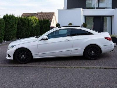 Weiß Gebraucht 2015 Mercedes E200 Coupé | 15.300 € (Guter Preis)