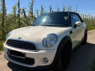 Usata Mini One Cabriolet 98 CV (72 kW) 2012 Beige Cabrio