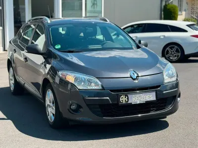 Gebraucht Renault Mégane 110 PS (80 kW) 2012 Grau Limousine