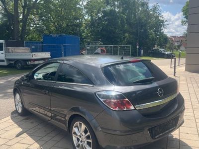 Opel Astra GTC