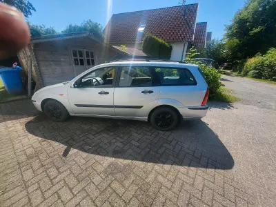 Gebraucht Ford Focus 102 PS (75 kW) 2002 Grau Kombi