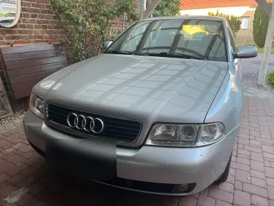 Gebraucht Audi A4 106 PS (77 kW) 2001 Silber Limousine