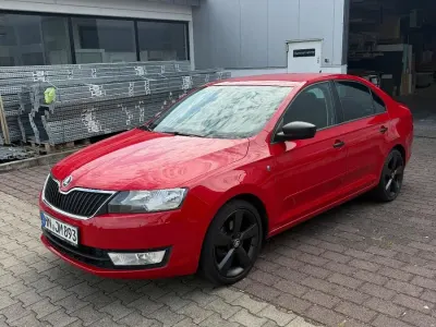 Gebraucht Skoda Rapid Active 105 PS (77 kW) 2014 Rot Kleinwagen