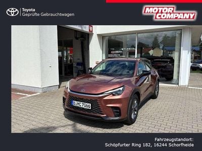 Kupferrot Gebraucht 2025 Lexus LBX SUV | 37.635 € (Fairer Preis)