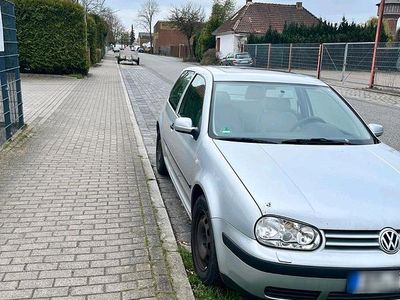 Second-hand VW Golf IV 75 CP (55 kW) 2001 Gri Hatchback