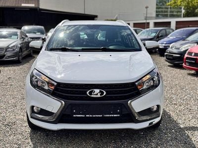 Weiß Gebraucht 2018 Lada Vesta Kombi | 5.999 € (Teuer)