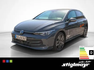 Gebraucht VW Golf VIII Style 150 PS (110 kW) 2025 Grau Limousine