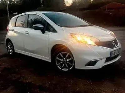 Gebraucht Nissan Note Acenta 90 PS (66 kW) 2015 Weiß Kleinwagen
